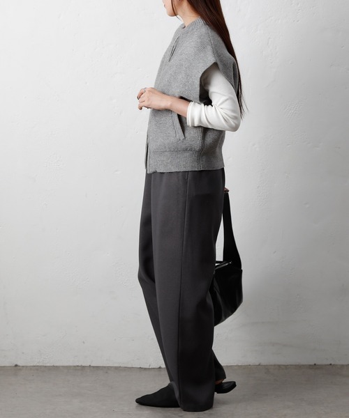 COLONY 2139（コロニートゥーワンスリーナイン）の「片畦ジップアップベスト（ベスト・レディース・ブラック/バーガンディー/グレー・FREE）」の17枚目の写真