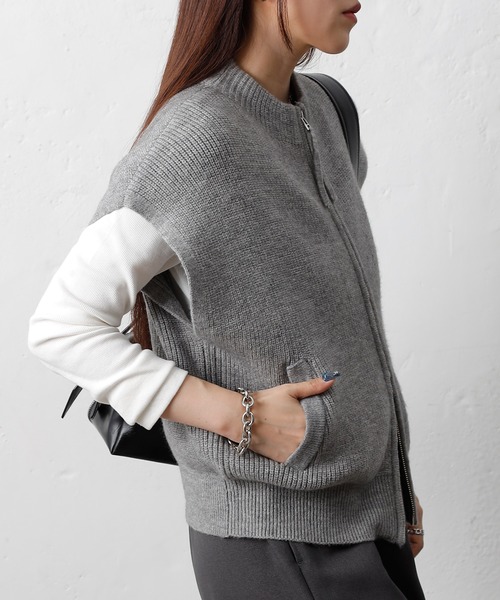 COLONY 2139（コロニートゥーワンスリーナイン）の「片畦ジップアップベスト（ベスト・レディース・ブラック/バーガンディー/グレー・FREE）」の7枚目の写真