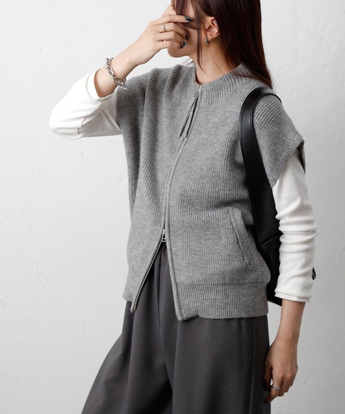 COLONY 2139（コロニートゥーワンスリーナイン）の「片畦ジップアップベスト（ベスト・レディース・ブラック/バーガンディー/グレー・FREE）」の5枚目の写真