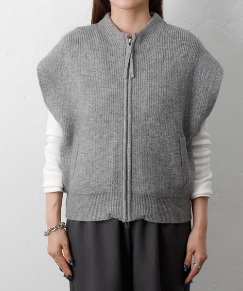 COLONY 2139（コロニートゥーワンスリーナイン）の「片畦ジップアップベスト（ベスト・レディース・ブラック/バーガンディー/グレー・FREE）」の19枚目の写真