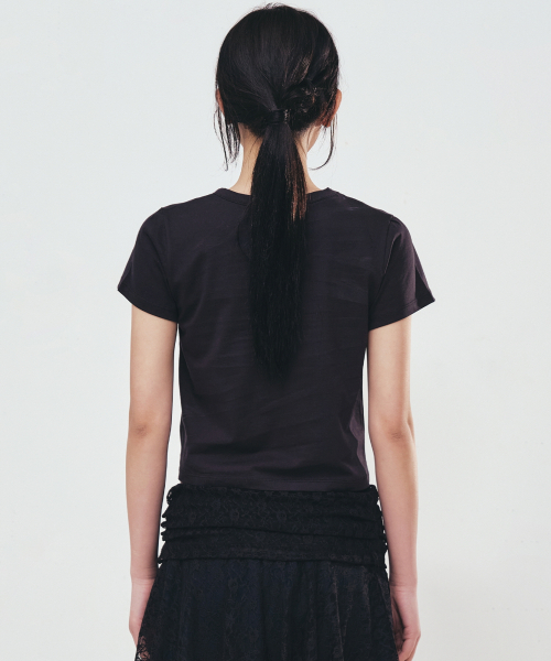 NICK&NICOLE(ニックアンドニコール)の「ROSE SIGNATURE CROP TOP_BLACK WHITE(Tシャツ/カットソー・レディース・その他・FREE)」の3枚目の写真