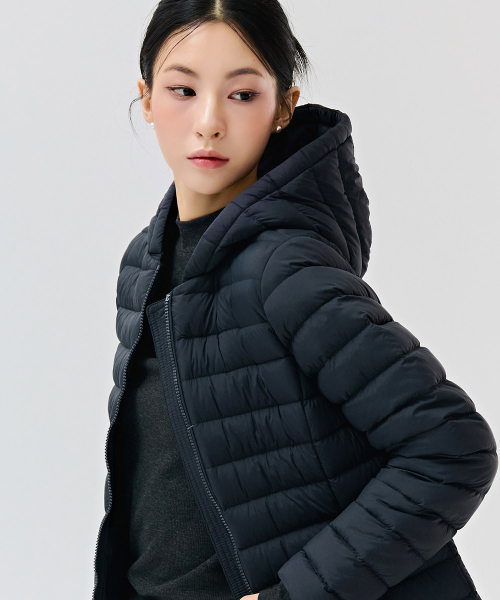 CHASECULT(チェイスカルト)の「女性 軽量 ダウン ミドル キルティング ジャンパー-DFZG4753C09(ダウンジャケット/コート・レディース・チャコールグレー・90/85/95)」の2枚目の写真