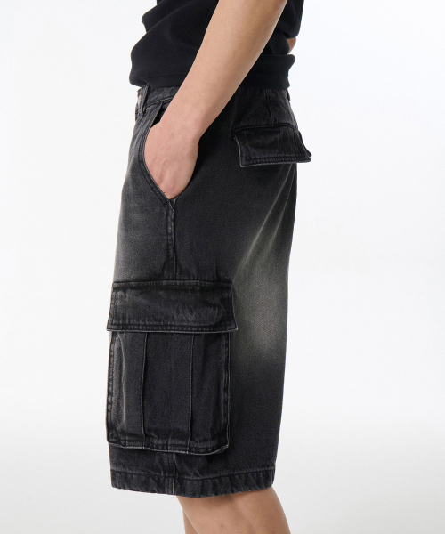 MUSINSA STANDARD（ムシンサスタンダード）の「ビッグブラシカーゴバミューダデニムパンツ[ブラック]（デニムパンツ・メンズ・その他・40/38/36/34/32/30/31/33/26/27/28/29）」の5枚目の写真