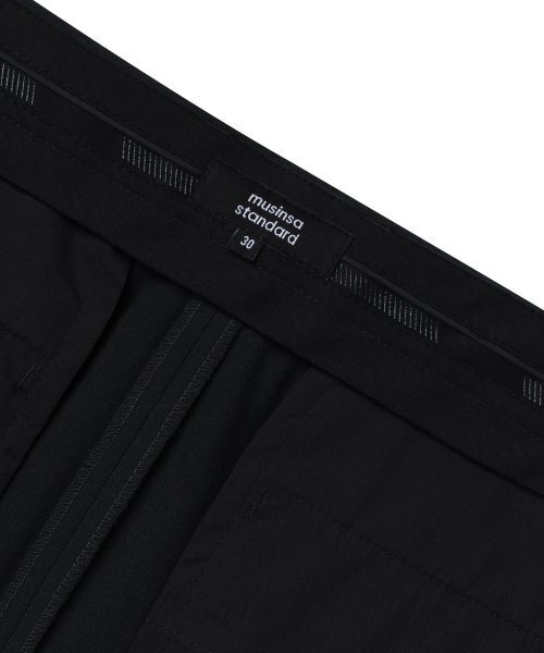 MUSINSA STANDARD（ムシンサスタンダード）の「ライトウェイトスリータックセミバルーンスラックス[ブラック]（スラックス・メンズ・その他・26/27/28）」の6枚目の写真