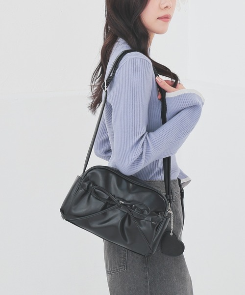 Honeys(ハニーズ)の「ハートミラーリボンバッグ(ショルダーバッグ・レディース・アイボリー/ピンクベージュ/ブラック/ブラウン・FREE)」の13枚目の写真