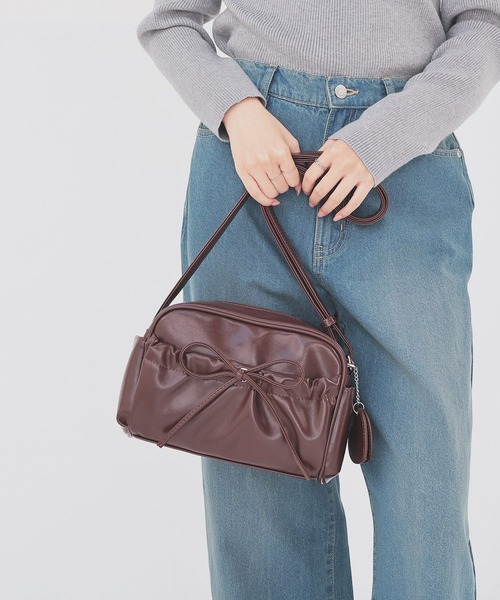 Honeys(ハニーズ)の「ハートミラーリボンバッグ(ショルダーバッグ・レディース・アイボリー/ピンクベージュ/ブラック/ブラウン・FREE)」の19枚目の写真