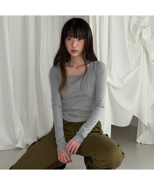 TWEE(トゥウィー)の「スティールベーシック長袖Tシャツ(スクエアネックver.)(Tシャツ/カットソー・レディース・ブラック/グレー/アイボリー・FREE)」の3枚目の写真