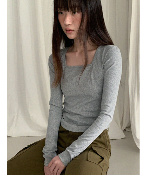 TWEE(トゥウィー)の「スティールベーシック長袖Tシャツ(スクエアネックver.)(Tシャツ/カットソー・レディース・ブラック/グレー/アイボリー・FREE)」の4枚目の写真