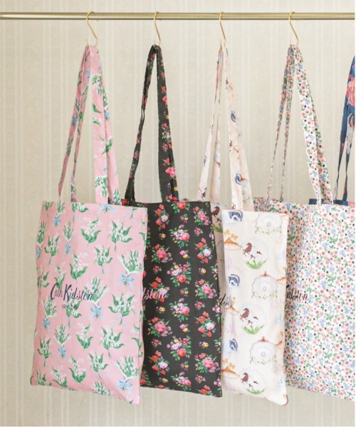 Cath Kidston(キャスキッドソン)の「トートバッグ Icon Floral(トートバッグ・レディース・ホワイト/ブラック・FREE)」の3枚目の写真