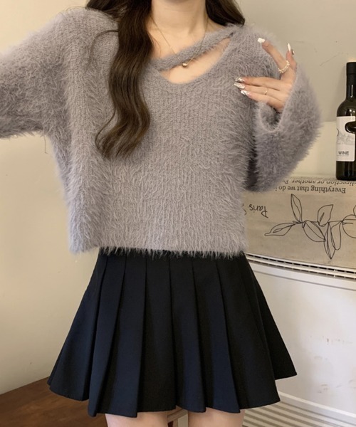 Flugge(フラッジー)の「ネックデザインシャギーニット(ニット/セーター・レディース・パープル/ブラック/アイボリー/グレー・FREE)」の4枚目の写真