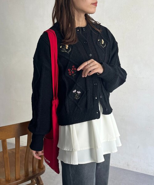 CPCM(シーピーシーエム)の「花刺繍ケーブルカーディガン(カーディガン/ボレロ・レディース・グレー/アイボリー/ブラック・FREE)」の17枚目の写真