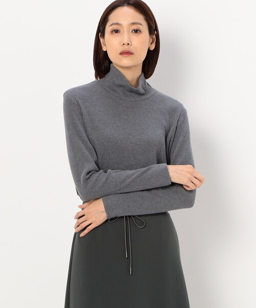 COMME CA(コムサ)の「〔TALLサイズ〕ラグウォームリブニット ハイネックプルオーバー(Tシャツ/カットソー・レディース・グレー/オフホワイト/オレンジ/ブラック/キャメル・15号/13号)」の4枚目の写真