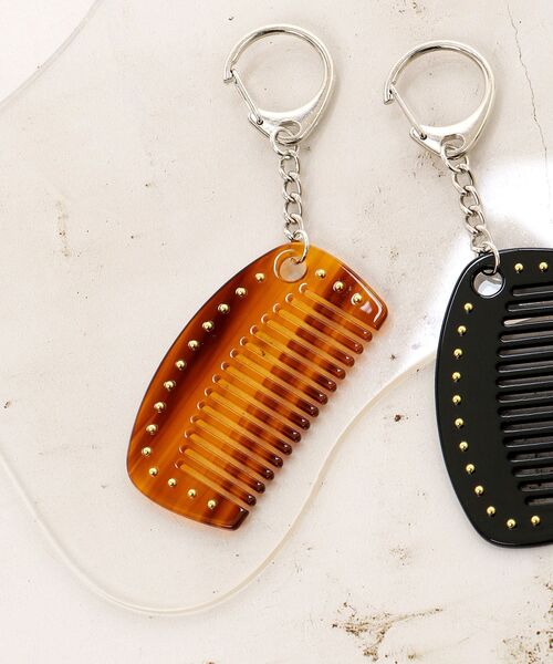 le.coeur blanc（ルクールブラン）の「O コームチャーム（キーホルダー・レディース・ブラウン/ブラック・FREE）」の6枚目の写真