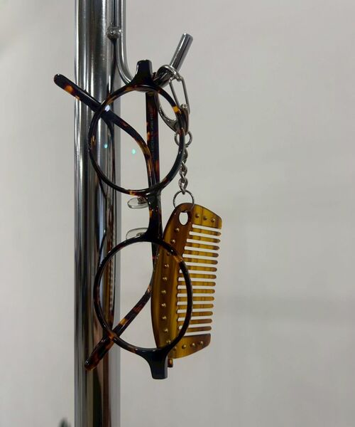 le.coeur blanc（ルクールブラン）の「O コームチャーム（キーホルダー・レディース・ブラウン/ブラック・FREE）」の9枚目の写真