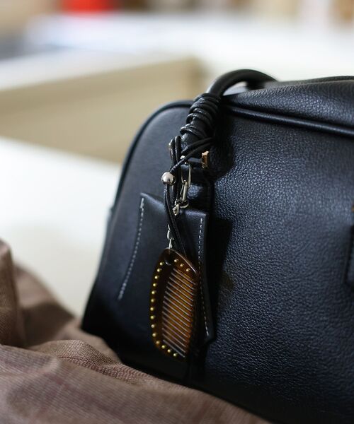 le.coeur blanc（ルクールブラン）の「O コームチャーム（キーホルダー・レディース・ブラウン/ブラック・FREE）」の11枚目の写真