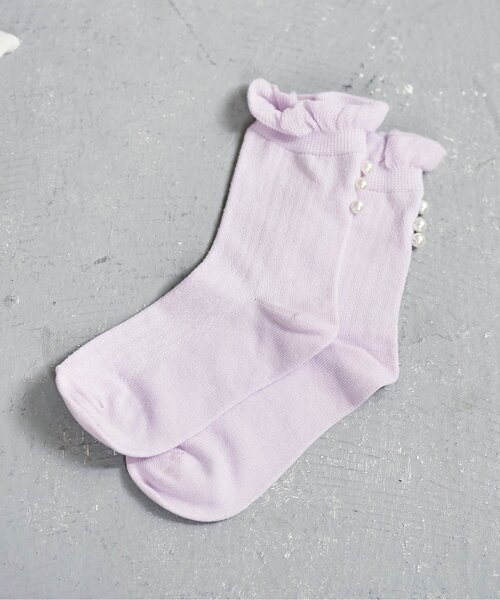 apres les cours(アプレレクール)の「パール付きクルーソックス(ソックス/靴下・キッズ・ブラック/ラベンダー/オフホワイト・12/15 /18/21)」の3枚目の写真