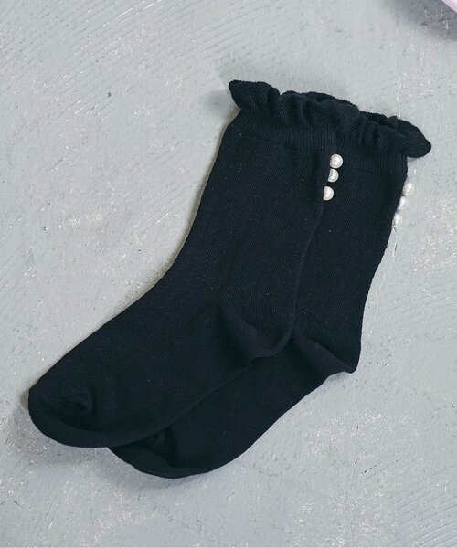 apres les cours(アプレレクール)の「パール付きクルーソックス(ソックス/靴下・キッズ・ブラック/ラベンダー/オフホワイト・12/15 /18/21)」の2枚目の写真
