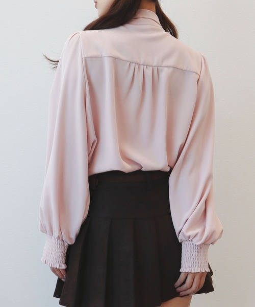 CECIL McBEE（セシルマクビー）の「棒タイGOLDプレート付きブラウス（シャツ/ブラウス・レディース・ピンク/ブラック/オフホワイト・MEDIUM）」の6枚目の写真