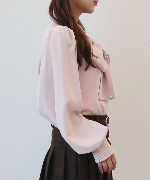 CECIL McBEE（セシルマクビー）の「棒タイGOLDプレート付きブラウス（シャツ/ブラウス・レディース・ピンク/ブラック/オフホワイト・MEDIUM）」の7枚目の写真