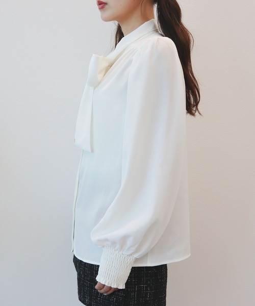 CECIL McBEE（セシルマクビー）の「棒タイGOLDプレート付きブラウス（シャツ/ブラウス・レディース・ピンク/ブラック/オフホワイト・MEDIUM）」の14枚目の写真