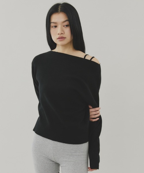FUULLY STUDIO(フーリィーステューディオ)の「アシメオフショルニットプルオーバー(ニット/セーター・レディース・グレー/アイボリー/ブラック・FREE)」の3枚目の写真