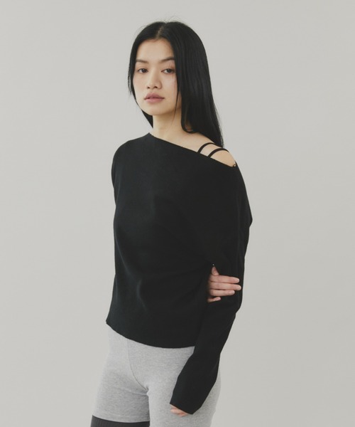 FUULLY STUDIO(フーリィーステューディオ)の「アシメオフショルニットプルオーバー(ニット/セーター・レディース・グレー/アイボリー/ブラック・FREE)」の9枚目の写真