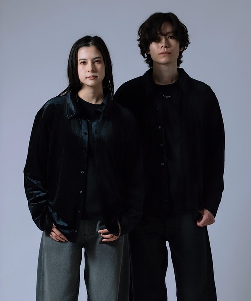 improves（インプローブス）の「【Unisex】ベロア素材 ショート シャツ カーディガン（シャツ/ブラウス・メンズ・ブラック/オフホワイト/ダークブラウン・MEDIUM/LARGE）」の2枚目の写真