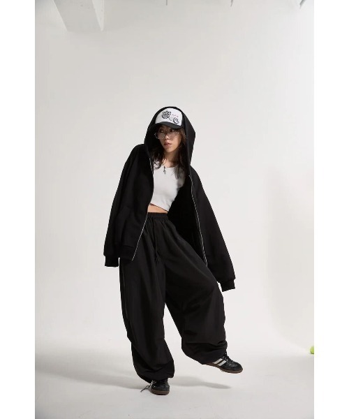 CREO STORE(クレオストア)の「【IAMU】Nylon Cargo Pants ナイロンイージーワイドパンツ(ユニセックス)(その他パンツ・レディース・ブラック・FREE)」の6枚目の写真