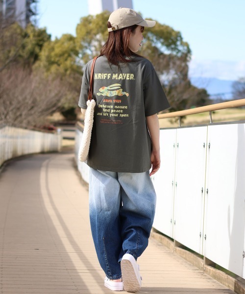 KRIFF MAYER Lady's Collection(クリフメイヤーレディースコレクション)の「【汗染み防止・撥水】ウェットプロテクトゆるT(ラビット)(Tシャツ/カットソー・レディース・チャコール/マスタード/ネイビー/カラフル/オフホワイト/グレー/ブルー・MEDIUM/LARGE)」の17枚目の写真