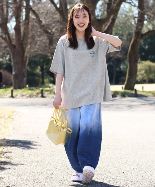 KRIFF MAYER Lady's Collection(クリフメイヤーレディースコレクション)の「【汗染み防止・撥水】ウェットプロテクトゆるT(ラビット)(Tシャツ/カットソー・レディース・チャコール/マスタード/ネイビー/カラフル/オフホワイト/グレー/ブルー・MEDIUM/LARGE)」の18枚目の写真