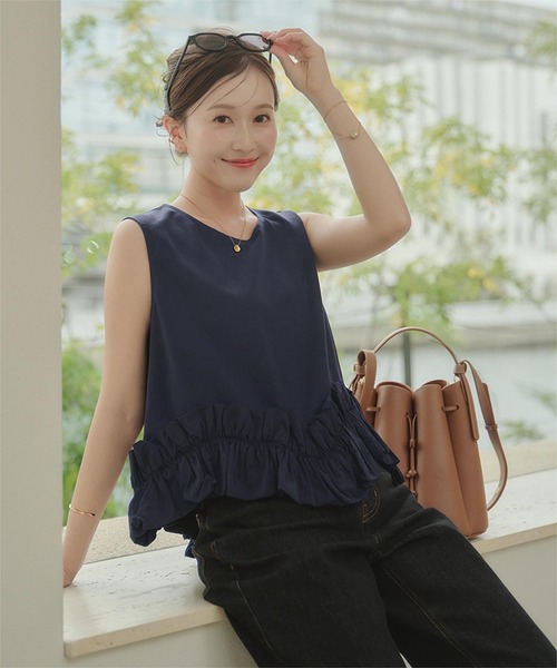 titivate(ティティベイト)の「ホイップフリルヘムトップス(Tシャツ/カットソー・レディース・ネイビー/ブラック/オフホワイト・L/M/S)」の3枚目の写真
