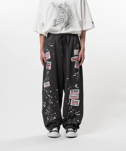 Maison MIHARA YASUHIRO(メゾンミハラヤスヒロ)の「Embellished Sticker Sweat Pants(スウェットパンツ・メンズ・ブラック/ホワイト・46/44/48)」の12枚目の写真