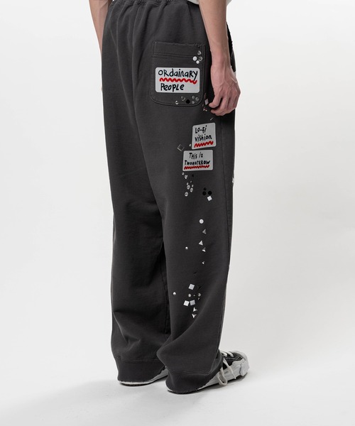 Maison MIHARA YASUHIRO(メゾンミハラヤスヒロ)の「Embellished Sticker Sweat Pants(スウェットパンツ・メンズ・ブラック/ホワイト・46/44/48)」の18枚目の写真