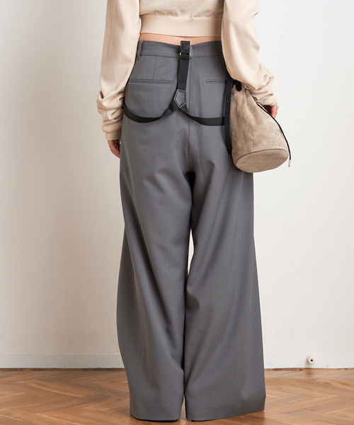 PROVOKE (プロヴォーク)の「【PROVOKE/プロヴォーク】suspenders tuck pants(スラックス・レディース・ブラック/チャコールグレー・36/38)」の4枚目の写真