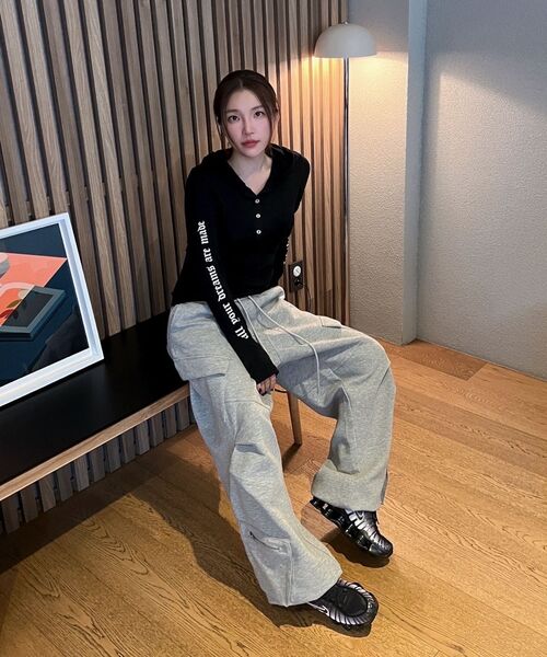 FDR(エフディーアール)の「Slant Pleats Multi Cargo Sweat Pants M.Gray(スウェットパンツ・レディース・ヘザーグレー・LARGE/SMALL)」の4枚目の写真