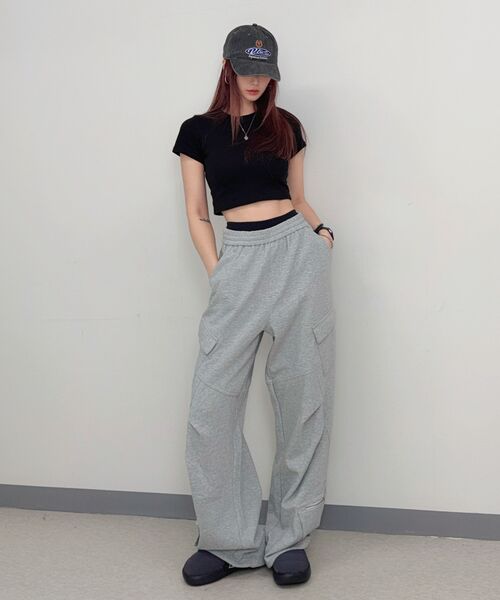 FDR(エフディーアール)の「Slant Pleats Multi Cargo Sweat Pants M.Gray(スウェットパンツ・レディース・ヘザーグレー・LARGE/SMALL)」の2枚目の写真