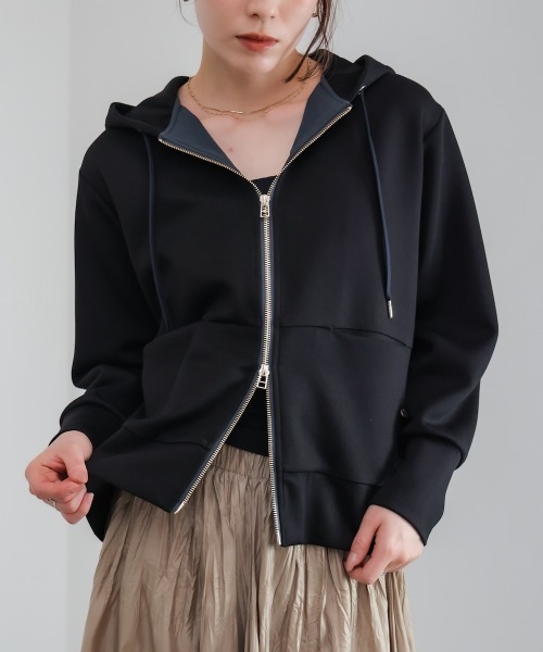 Bou Jeloud（ブージュルード）の「裾レイヤードバックラインジップパーカー（パーカー・レディース・ベージュ/ブラック/オフホワイト・FREE）」の2枚目の写真