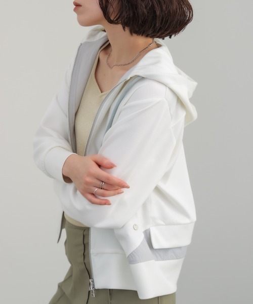 Bou Jeloud（ブージュルード）の「裾レイヤードバックラインジップパーカー（パーカー・レディース・ベージュ/ブラック/オフホワイト・FREE）」の4枚目の写真