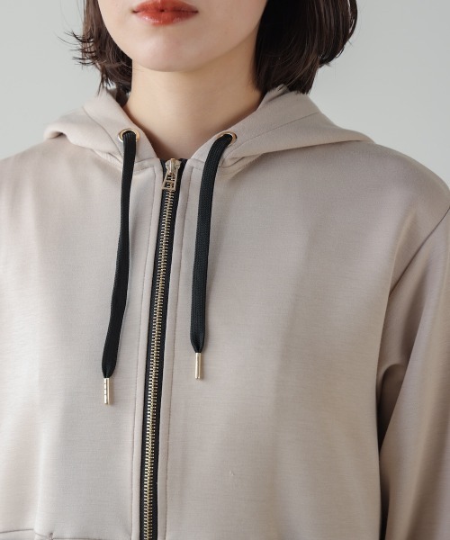Bou Jeloud（ブージュルード）の「裾レイヤードバックラインジップパーカー（パーカー・レディース・ベージュ/ブラック/オフホワイト・FREE）」の21枚目の写真