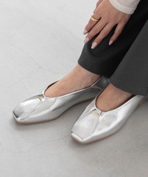 welleg（ウェレッグ）の「【 極やわ 】 タックデザイン ゴールドバーパンプス（パンプス）」