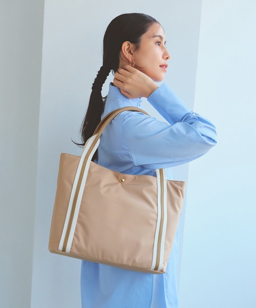TREASURE TOPKAPI（トレジャートプカピ）の「【TREASURE TOPKAPI】ソフトタッチ テープハンドル トートバッグ　A4 / 軽量 / 肩掛け（トートバッグ・レディース・カーキ/ブラック/ベージュ系その他2/チャコールグレー・FREE）」の4枚目の写真