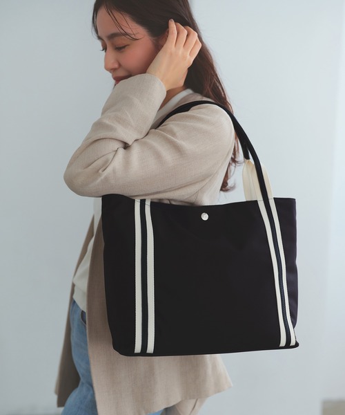 TREASURE TOPKAPI（トレジャートプカピ）の「【TREASURE TOPKAPI】ソフトタッチ テープハンドル トートバッグ　A4 / 軽量 / 肩掛け（トートバッグ・レディース・カーキ/ブラック/ベージュ系その他2/チャコールグレー・FREE）」の2枚目の写真