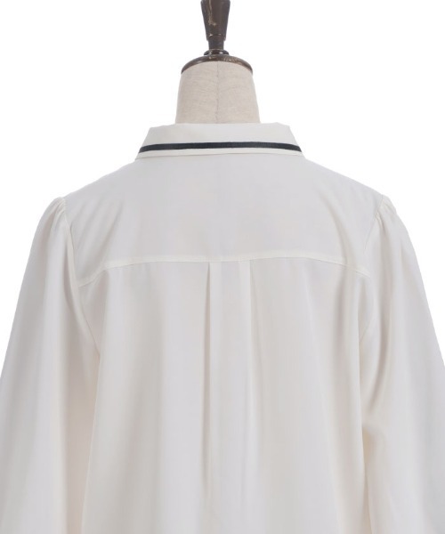 axes femme(アクシーズファム)の「レースアップタイ付BL(シャツ/ブラウス・レディース・キナリ/ベージュ/ブラック・MEDIUM/LARGE)」の22枚目の写真