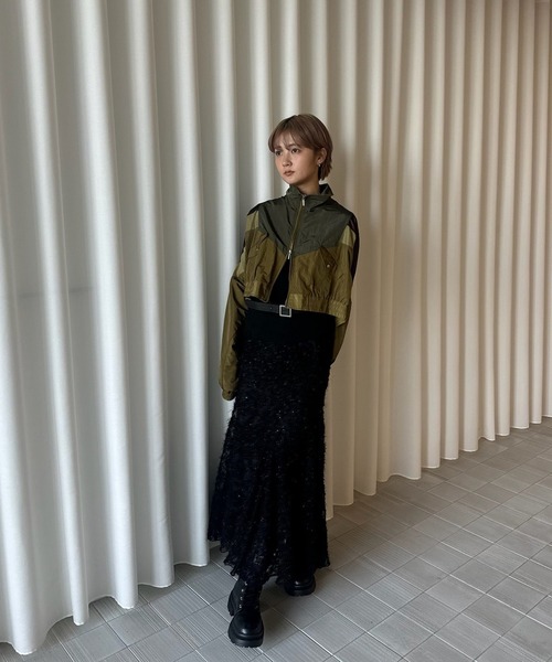 Ameri（アメリ）の「SHEER FEATHER MERMAID SKIRT（スカート・レディース・ブラック/グレイッシュベージュ・SMALL/MEDIUM）」の5枚目の写真