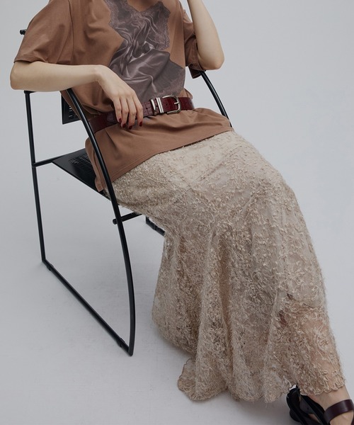 Ameri(アメリ)の「SHEER FEATHER MERMAID SKIRT(スカート・レディース・ブラック/グレイッシュベージュ・SMALL/MEDIUM)」の21枚目の写真