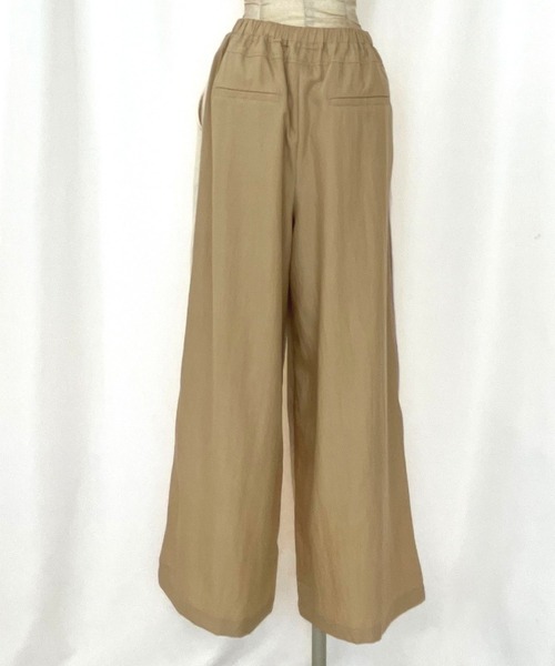 Q(キュー)の「バイカラーサイドラインパンツ(その他パンツ・レディース・グレイッシュベージュ/アイボリー・MEDIUM)」の4枚目の写真