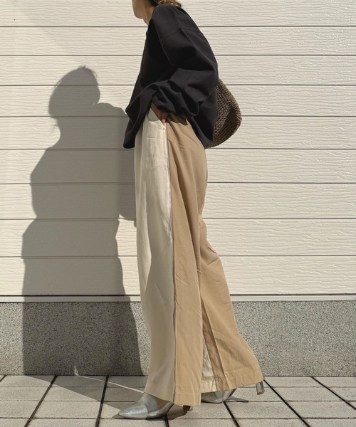 Q(キュー)の「バイカラーサイドラインパンツ(その他パンツ・レディース・グレイッシュベージュ/アイボリー・MEDIUM)」の21枚目の写真