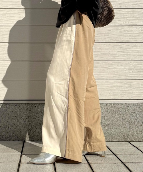 Q(キュー)の「バイカラーサイドラインパンツ(その他パンツ・レディース・グレイッシュベージュ/アイボリー・MEDIUM)」の11枚目の写真