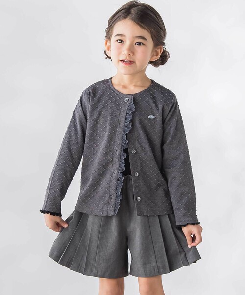 BeBe Petits Pois Vert（ベベプチポワヴェール）の「サイドタックキュロットパンツ（その他パンツ・キッズ・ブラック系その他/ベージュ・130cm/120cm/150cm/140cm/160cm）」の4枚目の写真