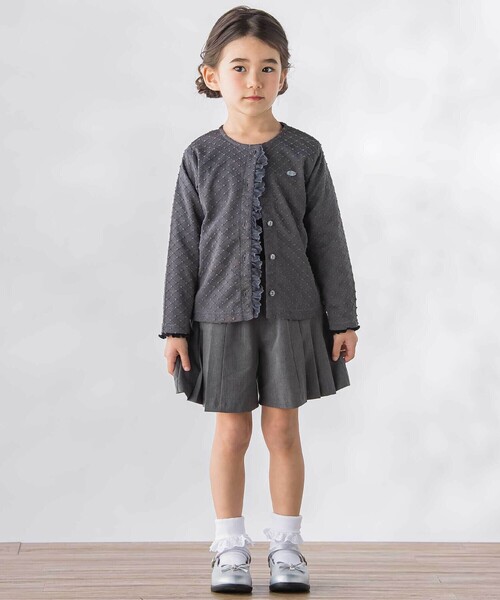 BeBe Petits Pois Vert（ベベプチポワヴェール）の「サイドタックキュロットパンツ（その他パンツ・キッズ・ブラック系その他/ベージュ・130cm/120cm/150cm/140cm/160cm）」の5枚目の写真
